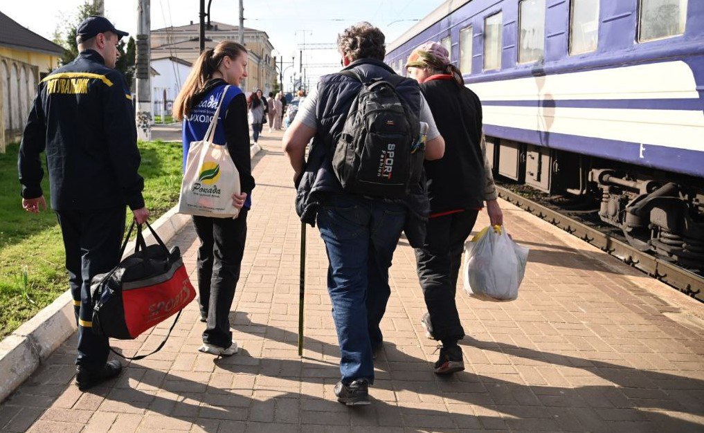 1 На Рівненщину прибув третій евакуаційний потяг із Донеччини (ФОТО)