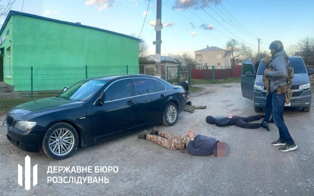 1 Сина рівненського судді затримали працівники ДБР