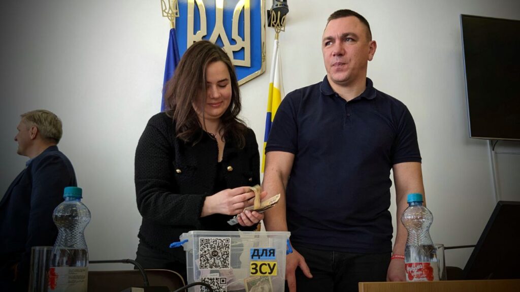 1 Депутатів Рівненської облради спонукають носити на сесії готівку