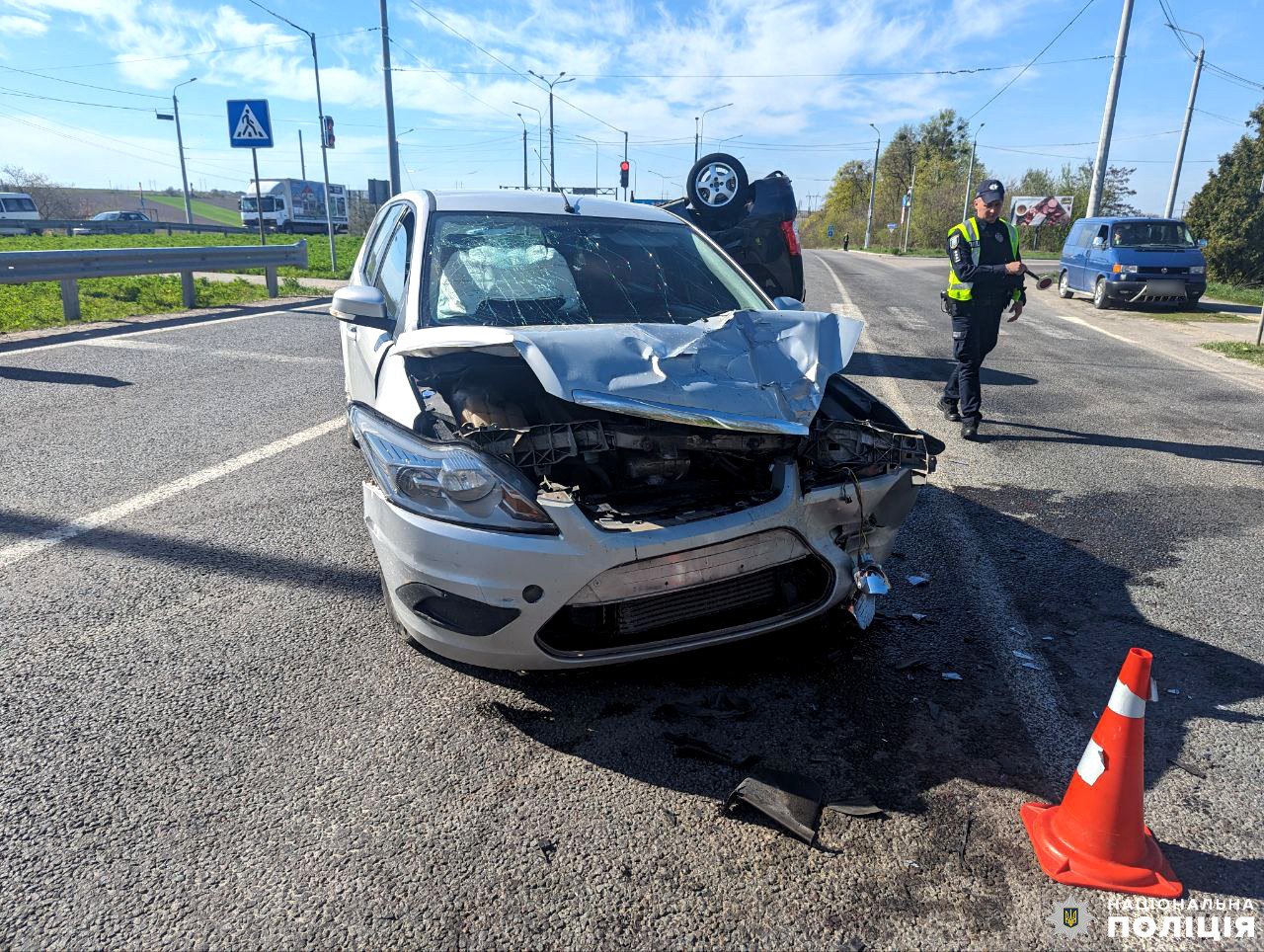 1 У Рівненському районі внаслідок ДТП автомобіль перекинувся на дах
