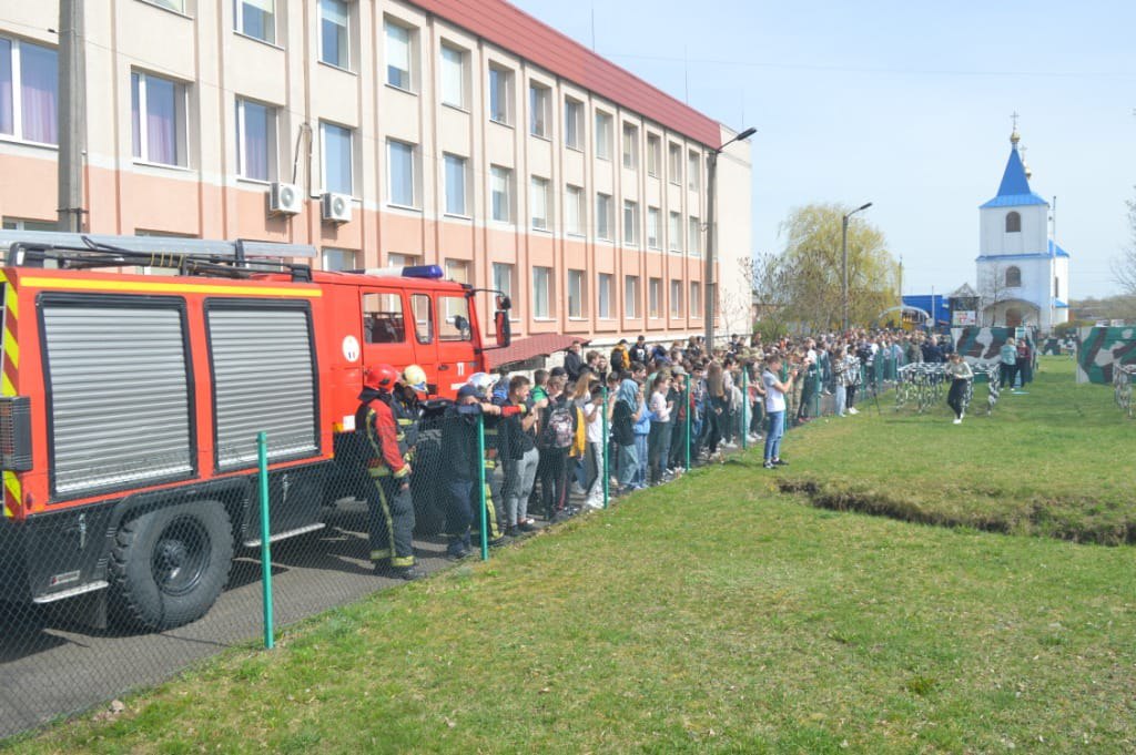 1 У ліцеї Рівненщини відкрили навчально-тренувальний центр мінної безпеки