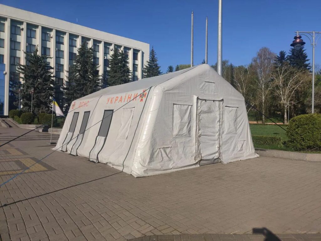 1 На Рівненщині витратили мільйони на подаровані містечка незламності, а житло не будують