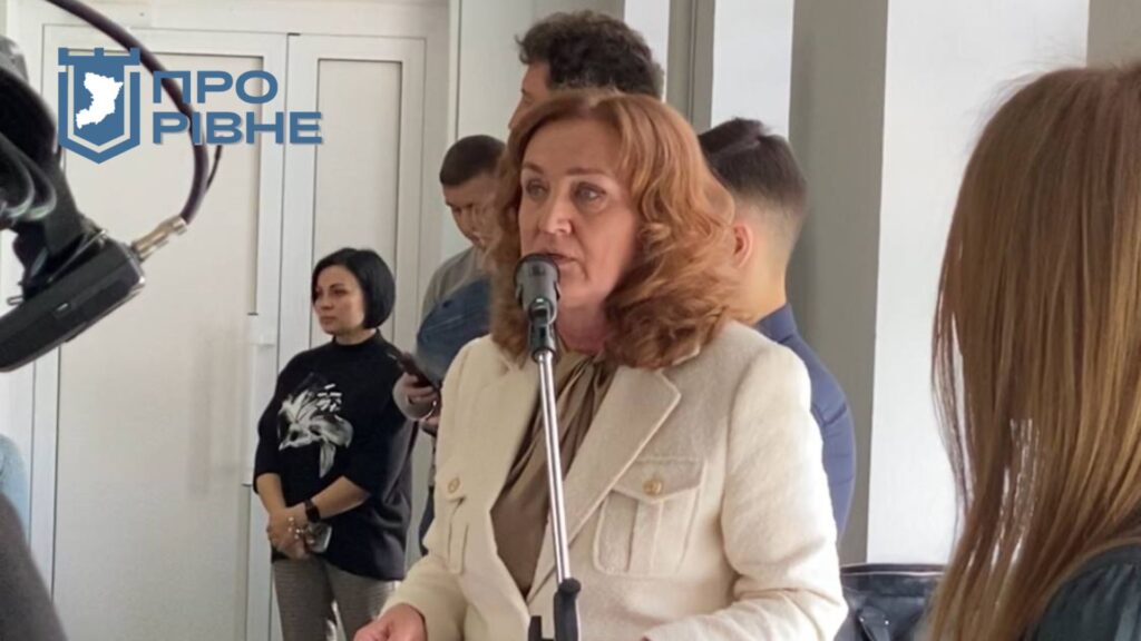 1 Депутати Рівнеради посварились з мешканцями багатоповерхівки за землю