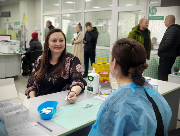 Рівнян запрошують на швидке і безкоштовне медобстеження 0000