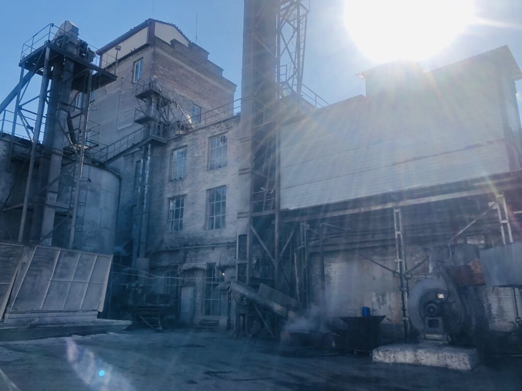 1 На Рівненщині спиртовий завод з мільйонними боргами виставили на продаж