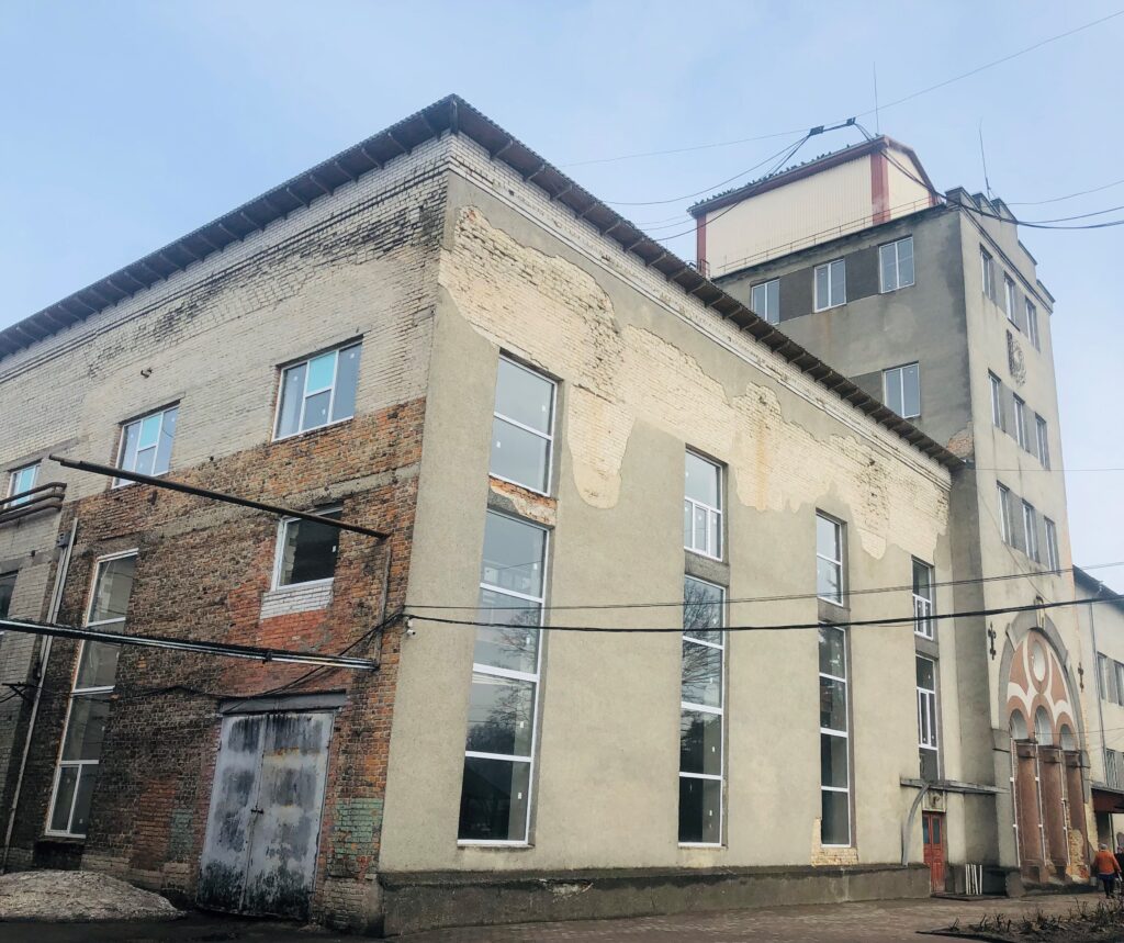 1 На Рівненщині спиртовий завод з мільйонними боргами виставили на продаж