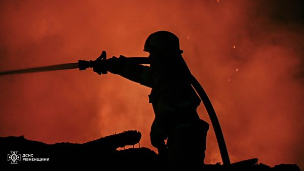 1 На Рівненщині під час пожежі горіло два житлових будинки