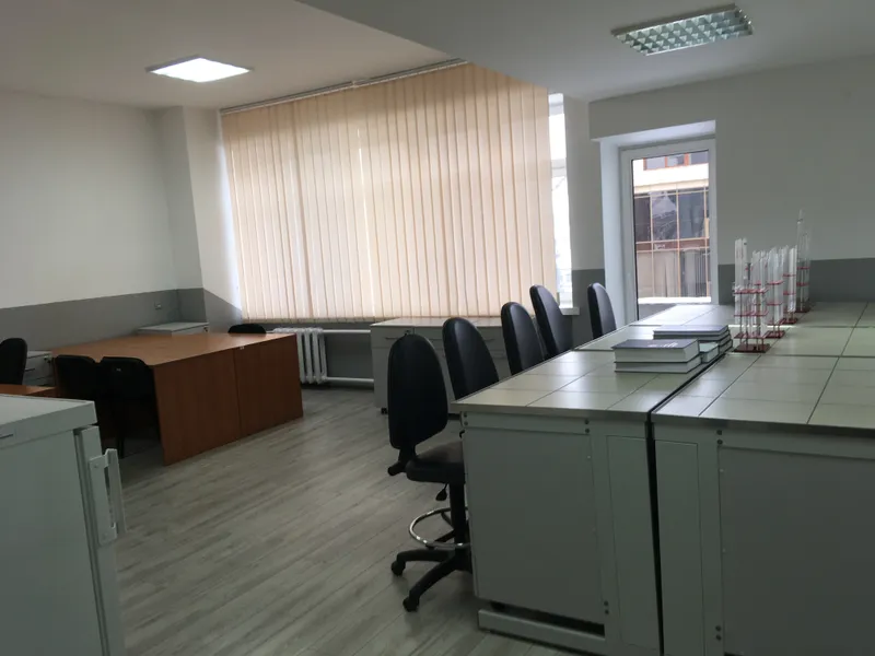 1 У Рівному на аукціон виставили комерційну будівлю на Петлюри