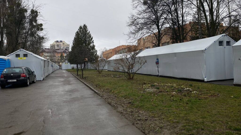 1 У Рівному витратили понад 8 мільйонів гривень на подаровані "містечка незламності"