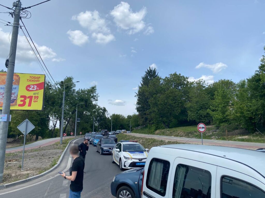 1 У Рівному утворився значний затор через ДТП