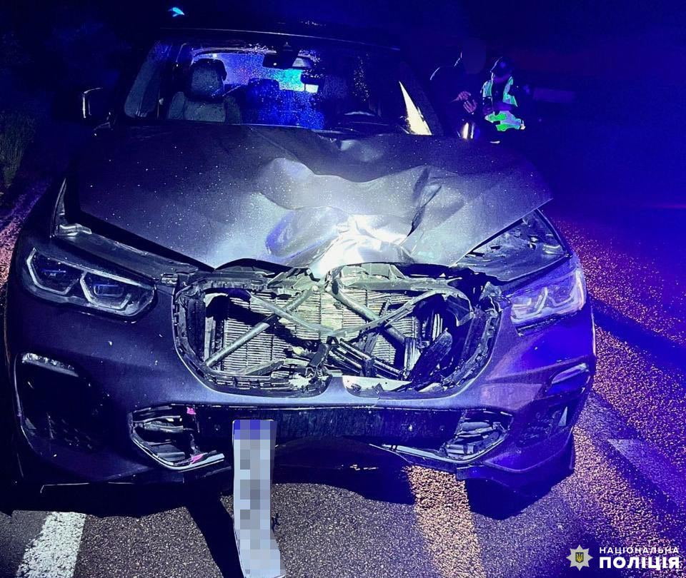 На трасі біля Рівного пішохід загинув під колесами BMW X5 (ФОТО) 0000