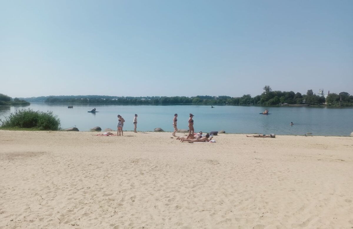 Пляж у Рівному почнуть облаштовували тільки з наступного тижня