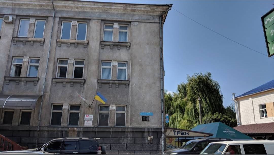 Битва за Народний дім у Рівному: Чому спілку журналістів виселяють з приміщення