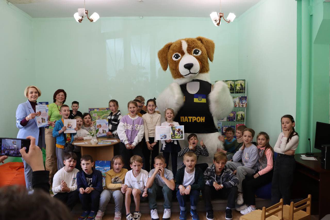 Євгенія Курсик розповіла про доступність та ціну на дебютну книгу своєї доньки 0000
