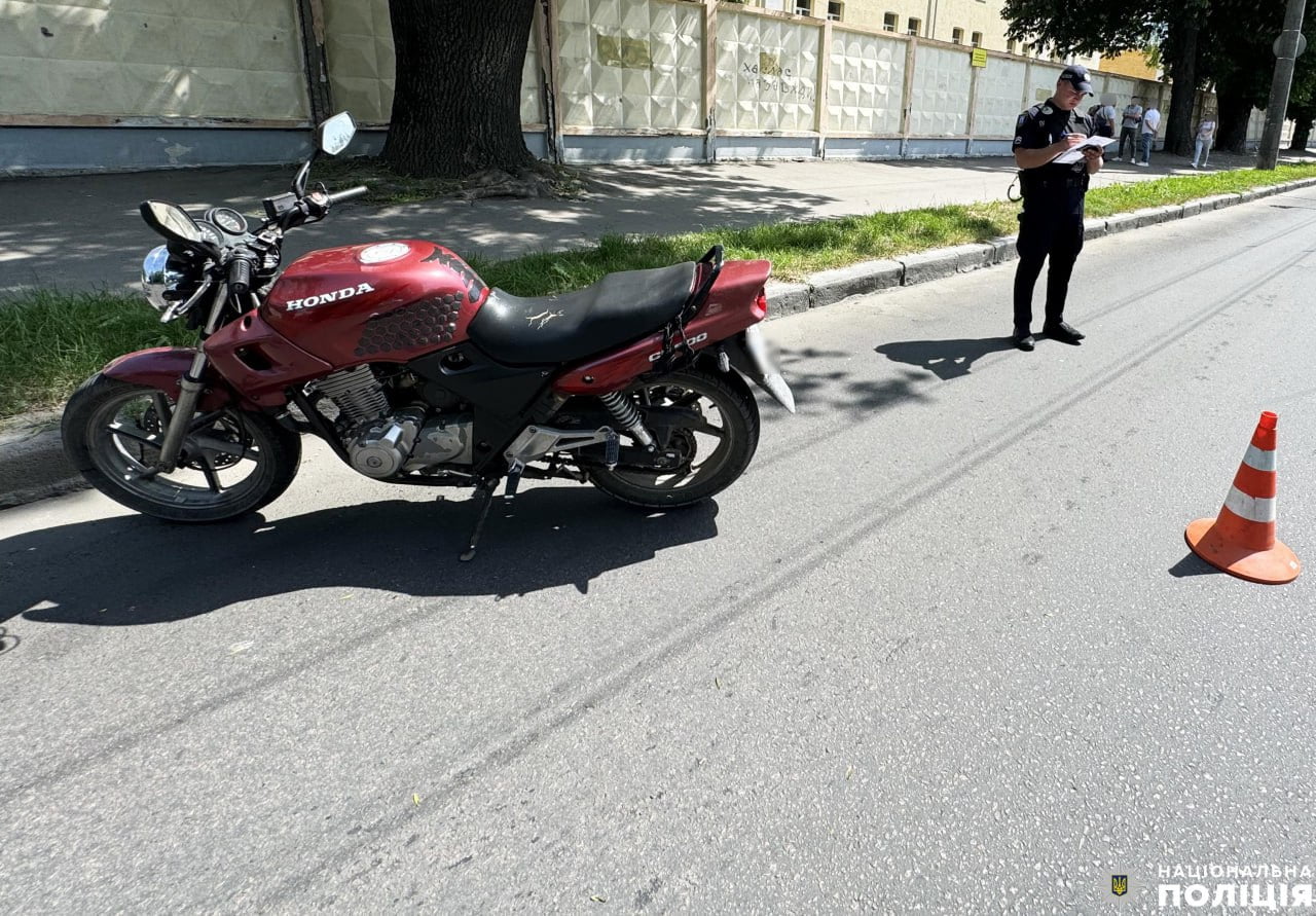 1 Унаслідок ДТП у Рівному померла жінка: поліцейські розшукують свідків