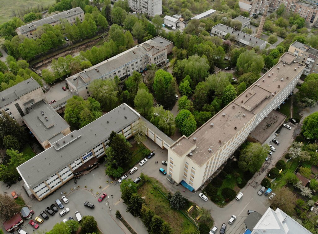 Сонячні панелі встановлять на даху центральної лікарні Рівного 0000