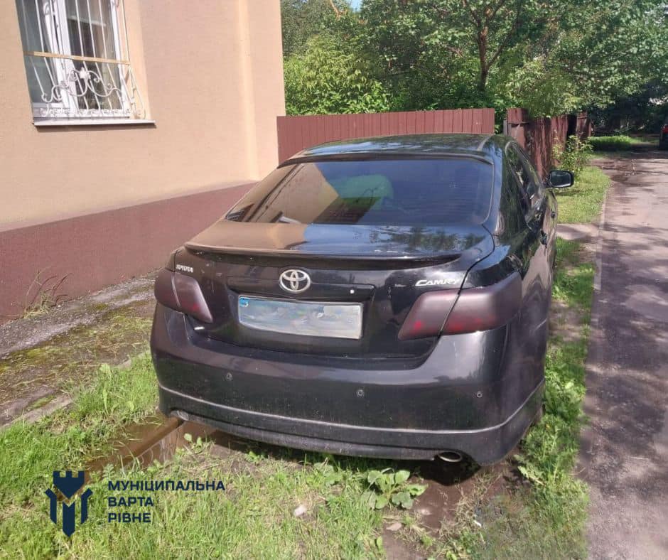 У центрі Рівного оштрафували майже сотню водіїв 0000