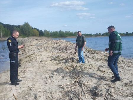 Правоохоронці Рівненщини займуться незаконною дамбою на водосховищі у Хрінниках 0000