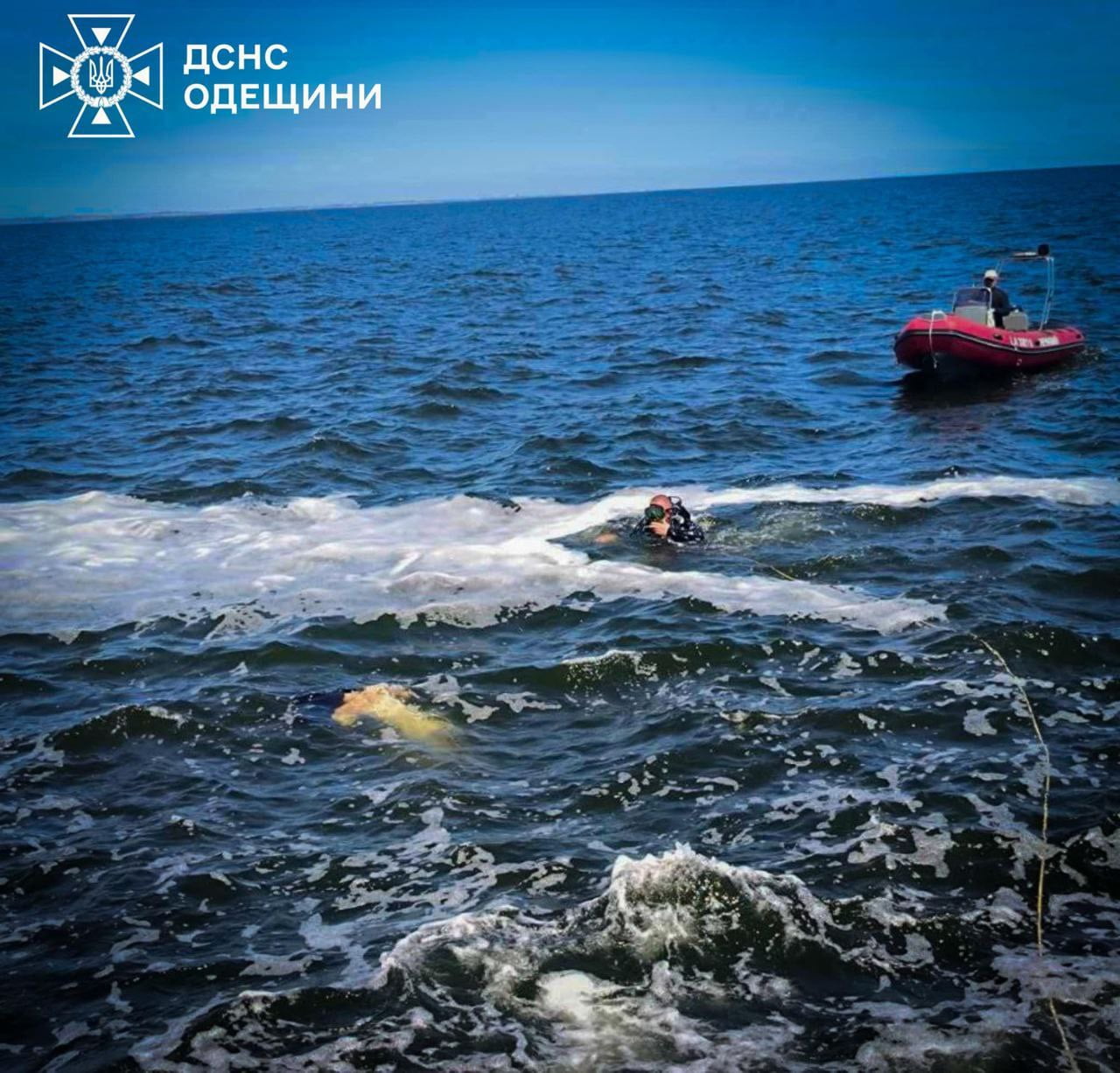 Тіло 20-річної рівнянки підняли з моря одеські рятувальники (ВІДЕО) 0000