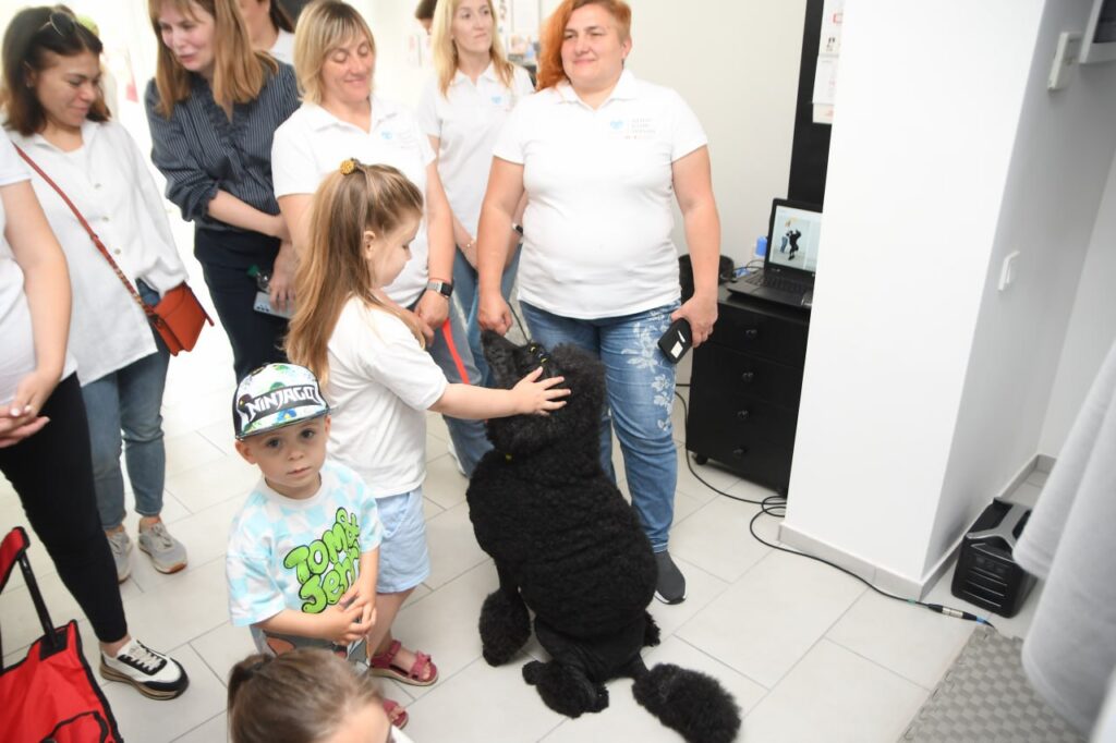 1 На Рівненщині від стресу лікуватимуть собаками