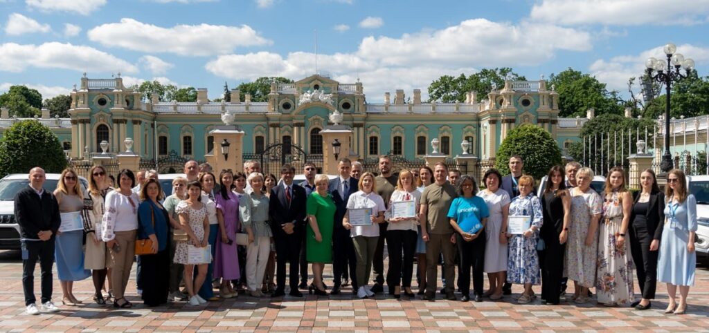 1 На Рівненщину прямує авто для допомоги малюкам