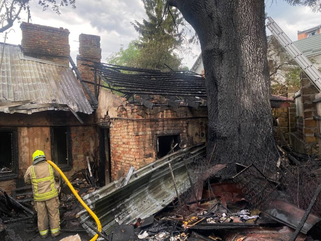 1 Жителя Рівного підозрюють у підпалі будинку