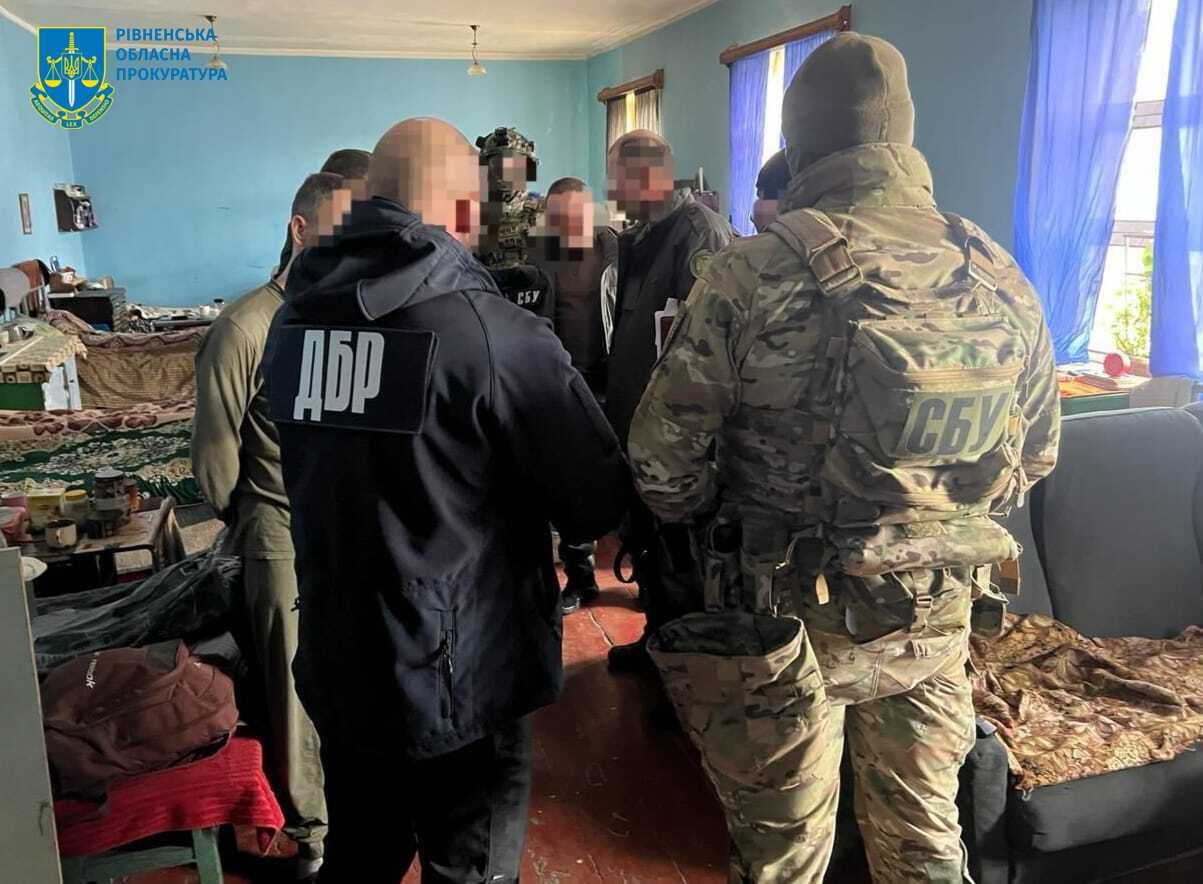 У Рівненському районі у виправній колонії викрили злочинне угруповання 0000