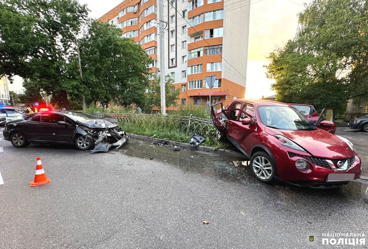 1 Відомі деталі ДТП на Червонія у Рівному: в одному з авто були діти та вагітна жінка