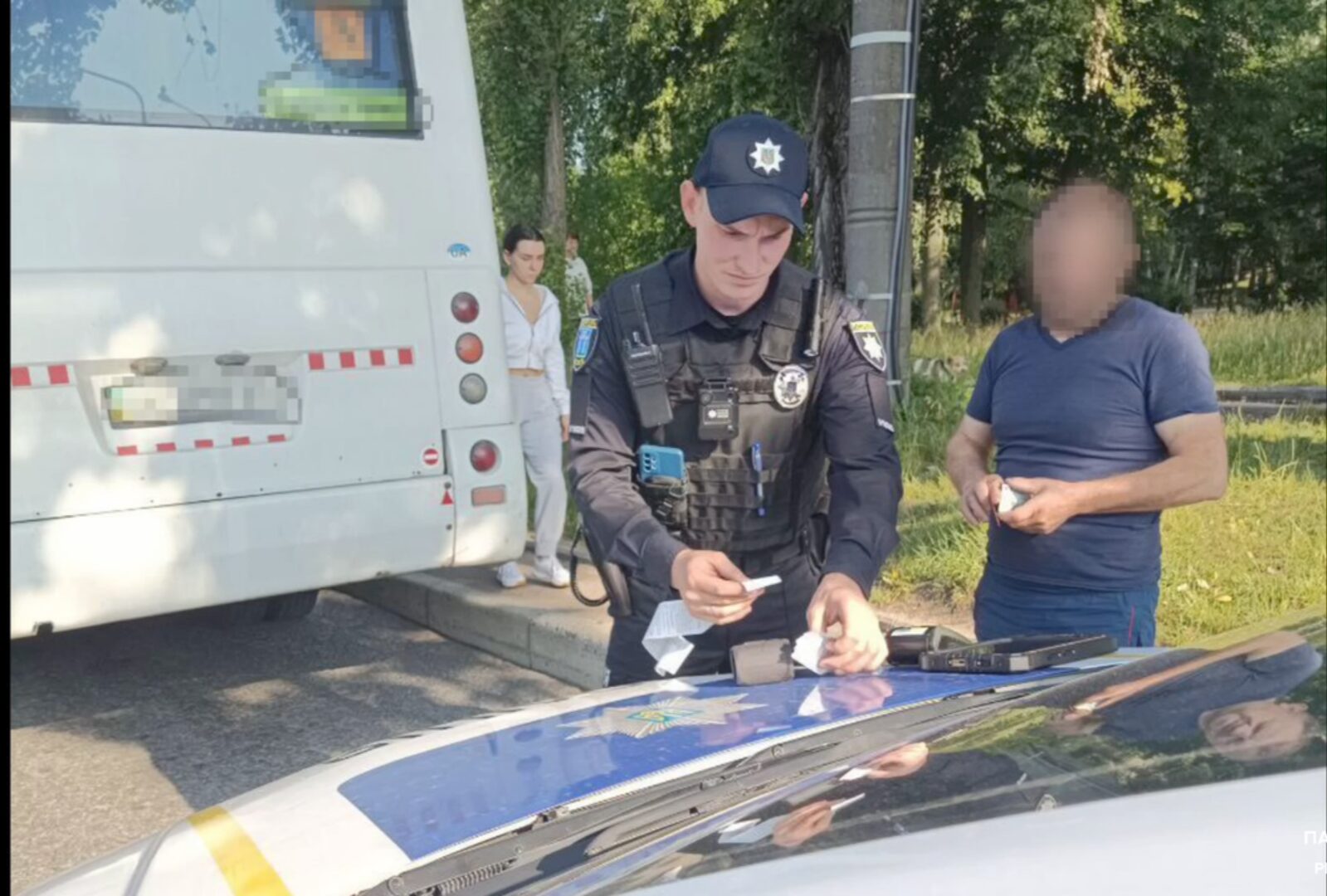 У Рівному водій маршрутки летів і не помітив жінку на переході (ВІДЕО) 0000