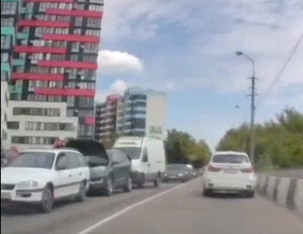 У центрі Рівного затори через потрійну ДТП (ВІДЕО)