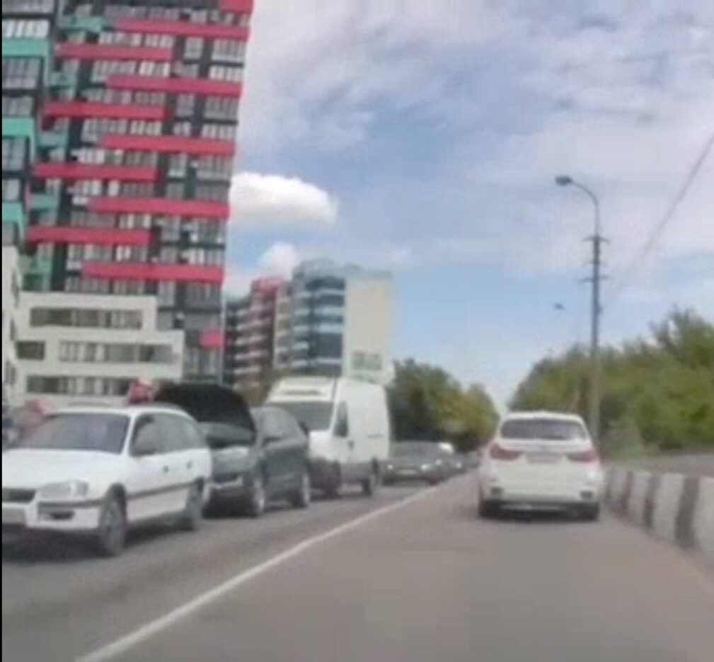 У центрі Рівного затори через потрійну ДТП (ВІДЕО) 0000