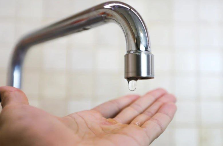 У Рівному на кількох вулицях тимчасово відсутня вода 0000