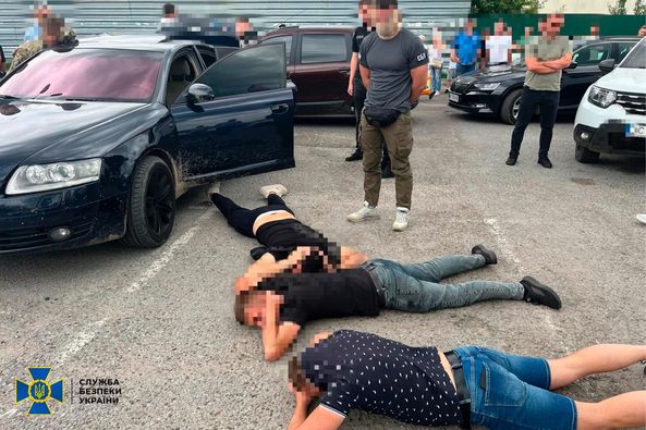 На Рівненщині СБУ викрила ділків, які переправляли за кордон призовників