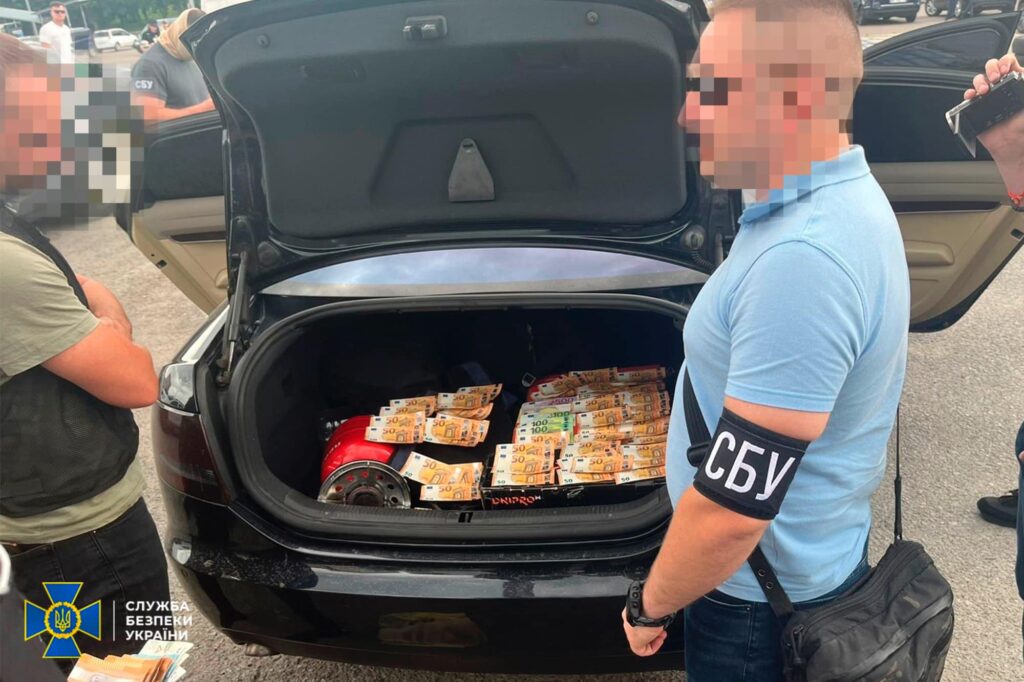 1 На Рівненщині СБУ викрила ділків, які переправляли за кордон призовників