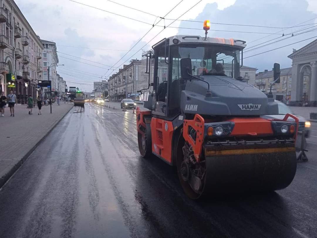 В центрі Рівного відкрили зупинку громадського транспорту 0000