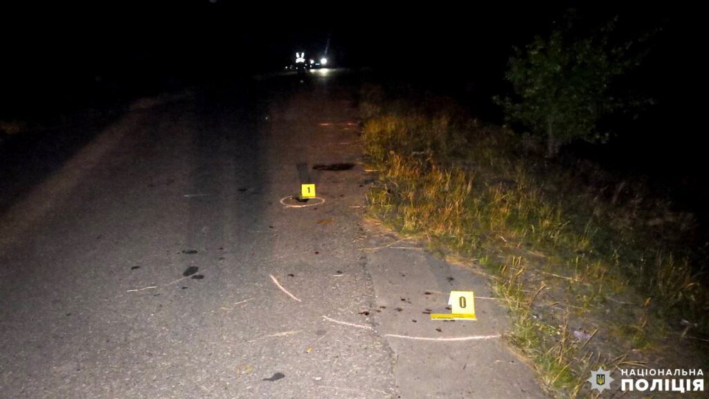 1 Підліток на мотоциклі збив трьох інших підлітків на Рівненщині (ФОТО)