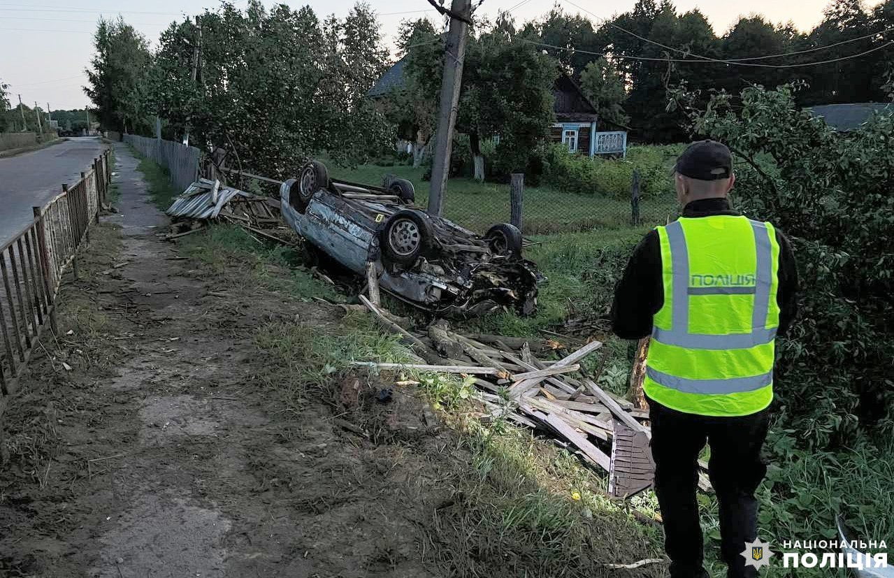 На Рівненщині 19-річний водій злетів у кювет і загинув (ФОТО) 0000