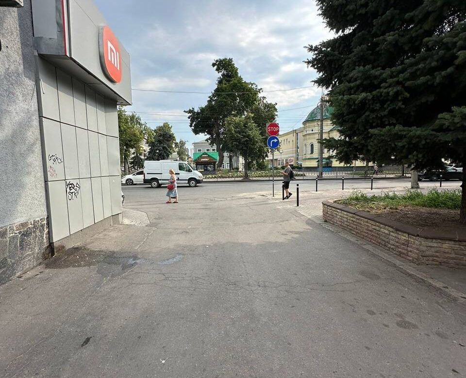 У центрі Рівного закрили популярну парковку (ФОТО)