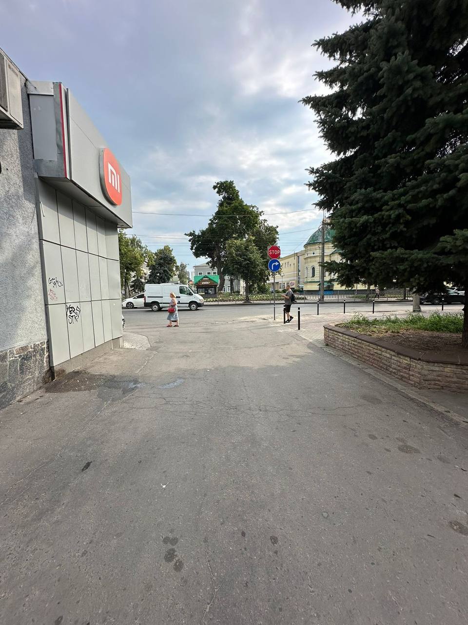 У центрі Рівного закрили популярну парковку (ФОТО) 0000