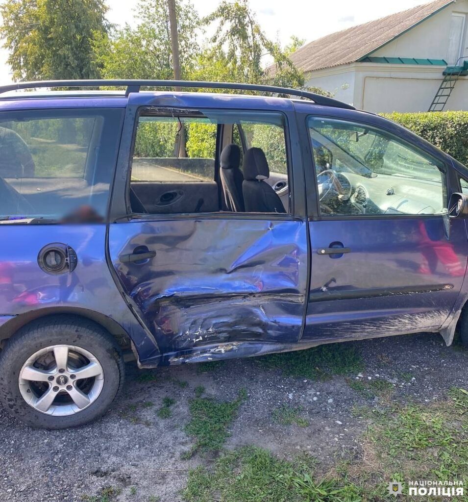 1 Водій Ford збив підлітка на мотоциклі: поліція Рівненщини відкрила провадження (ФОТО)