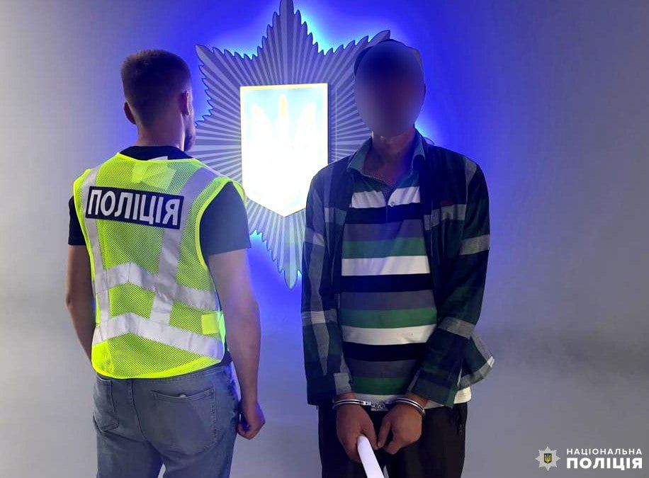 1 На Рівненщині затримали чоловіка, який до смерті побив лопатою знайомого