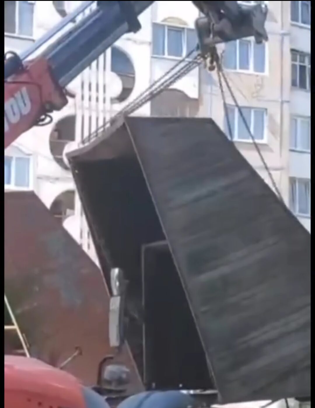 У рівнян забрали старі гаражі (ВІДЕО) 0000
