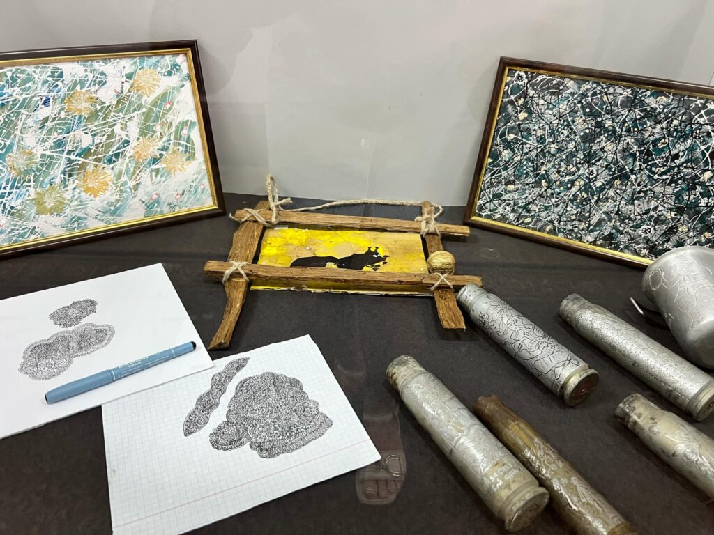 1 Козак Мамай на артилерійських гільзах: у Рівненському музеї презентують воєнну творчість
