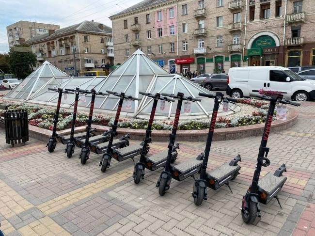 1 Восьмеро рівнян за добу підтримали петицію про заборону електросамокатів