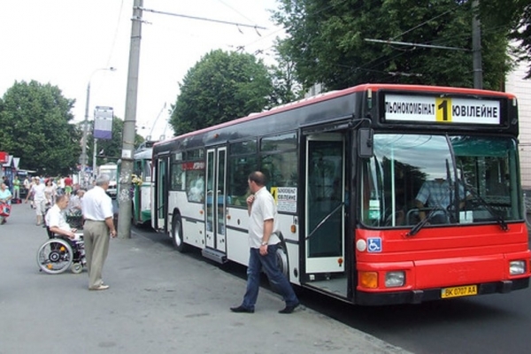 Під час знеструмлення у Рівному тролейбуси замінюють автобуси 0000