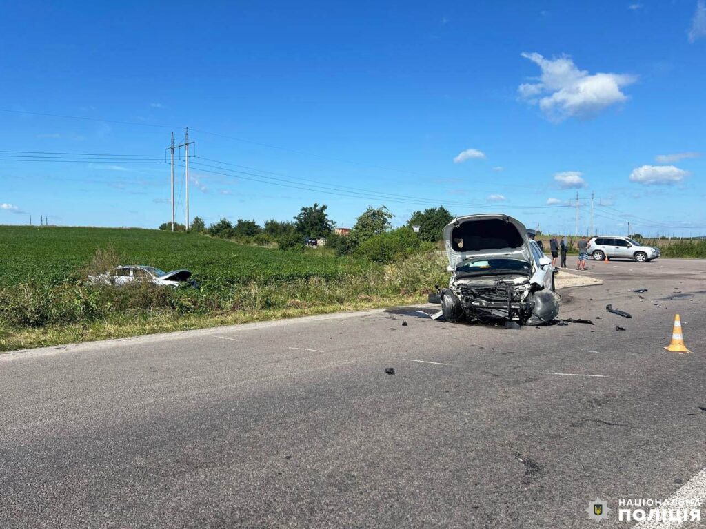 1 Четверо людей постраждало внаслідок ДТП у Рівненському районі