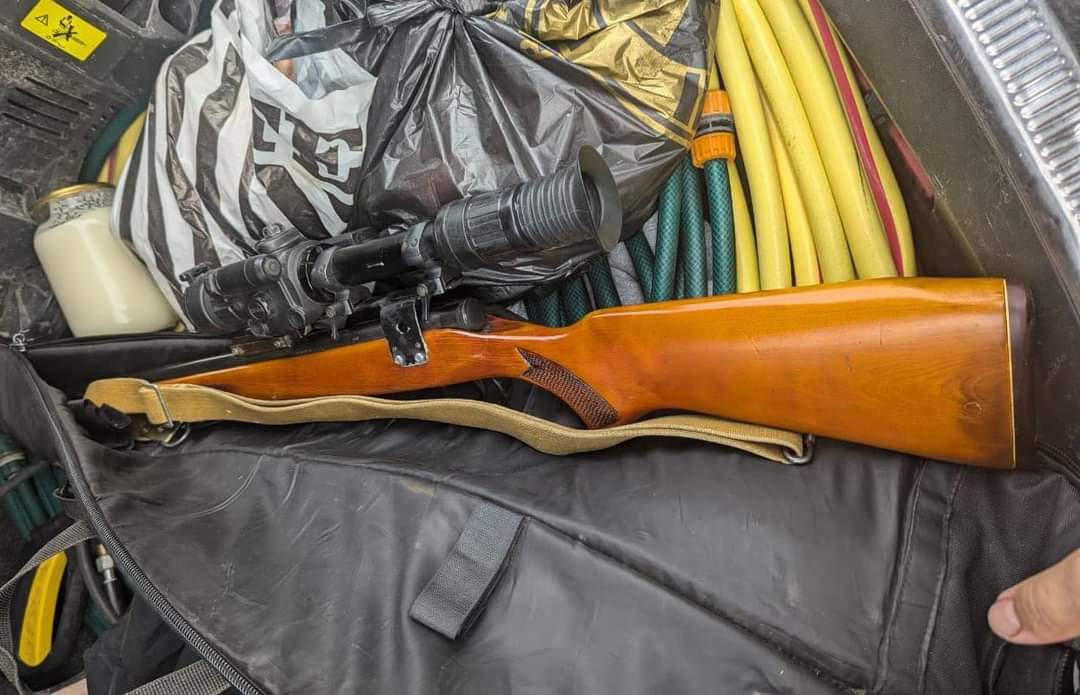 На рівненському кордоні з білоруссю зупинили чоловіка зі зброєю 0000