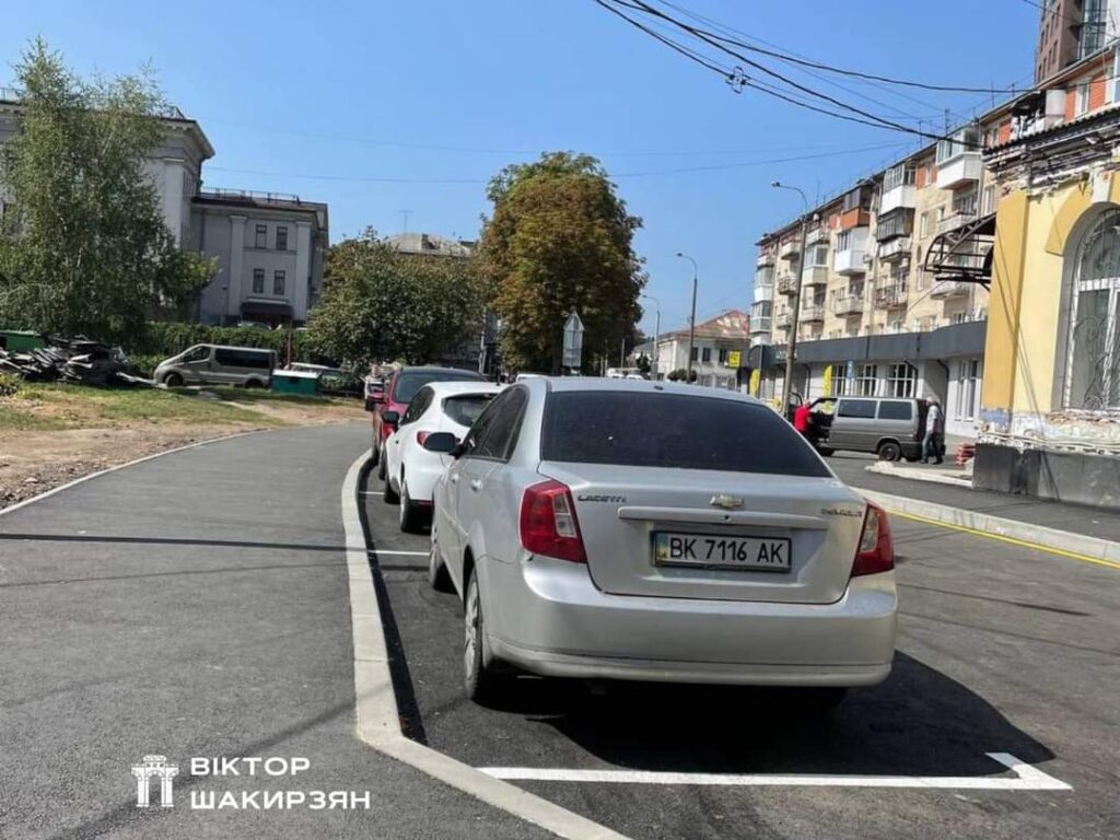 1 У Рівному з'явився перший інклюзивний перехід (ФОТО)