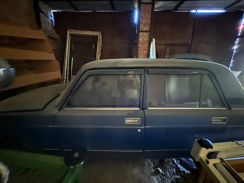 1 На Рівненщині з аукціону продають старі автівки двох медзакладів