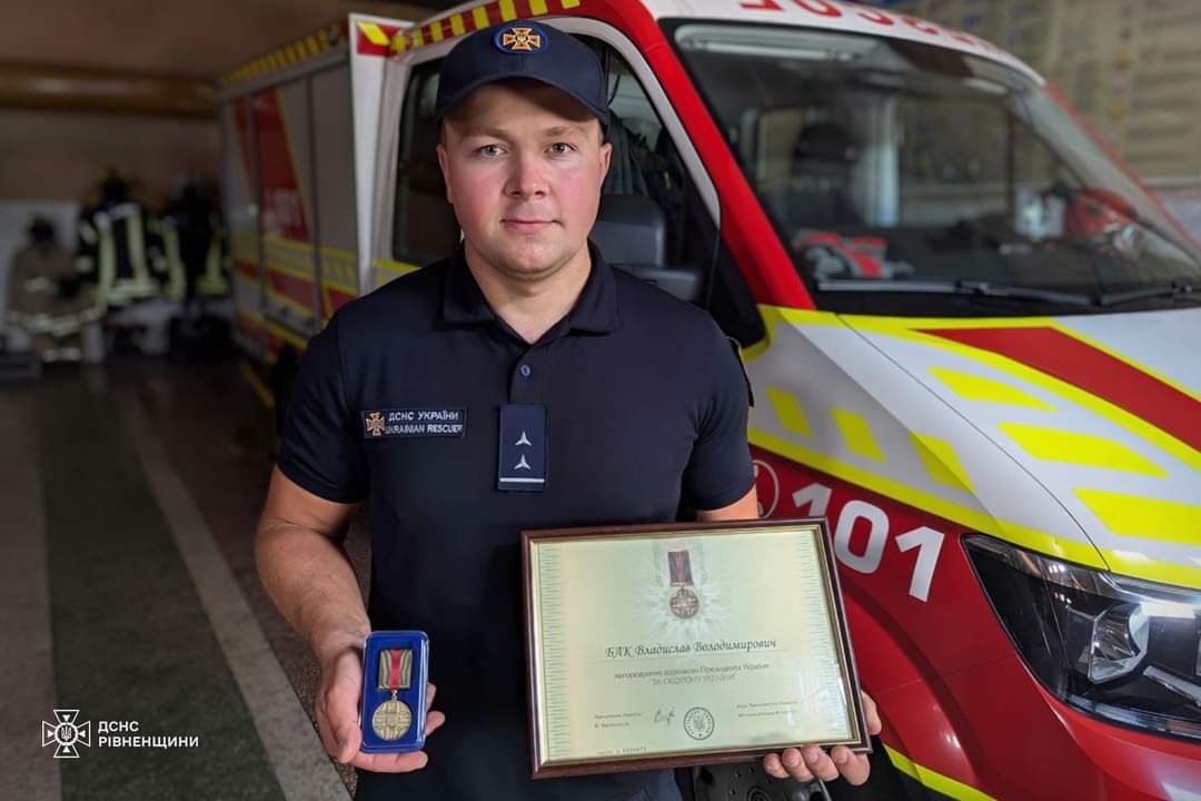 Президент нагородив рятувальника з Рівненщини за чотири врятовані життя 0000